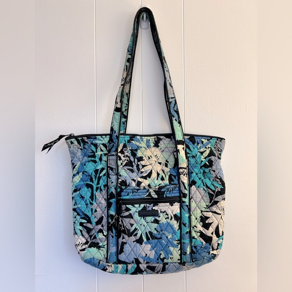 Vera Bradley Handbags - Vera Bradley Small Tote Bag
